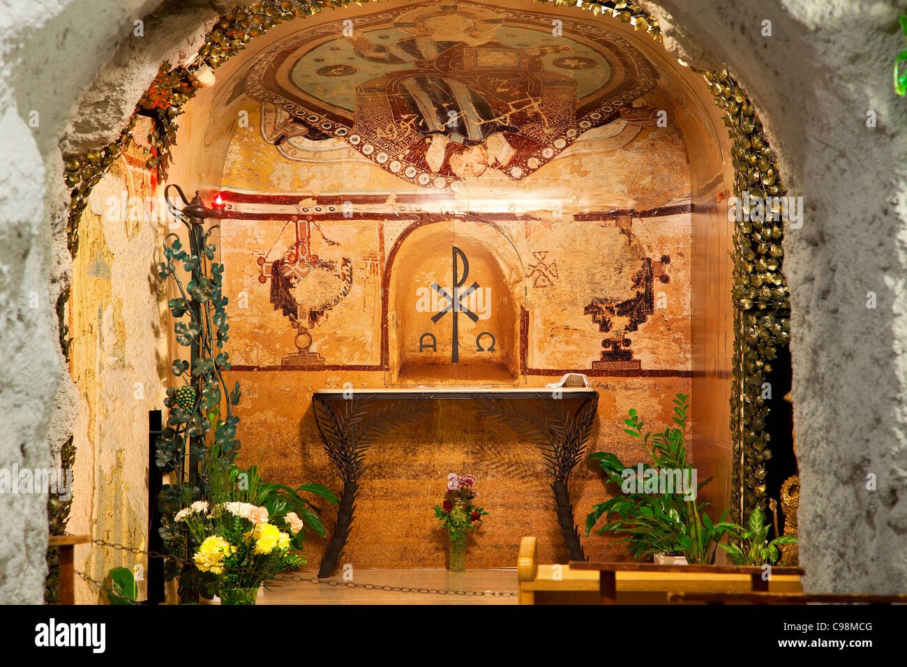 Budapest, Grotte église sur la colline Gellert Banque D'Images