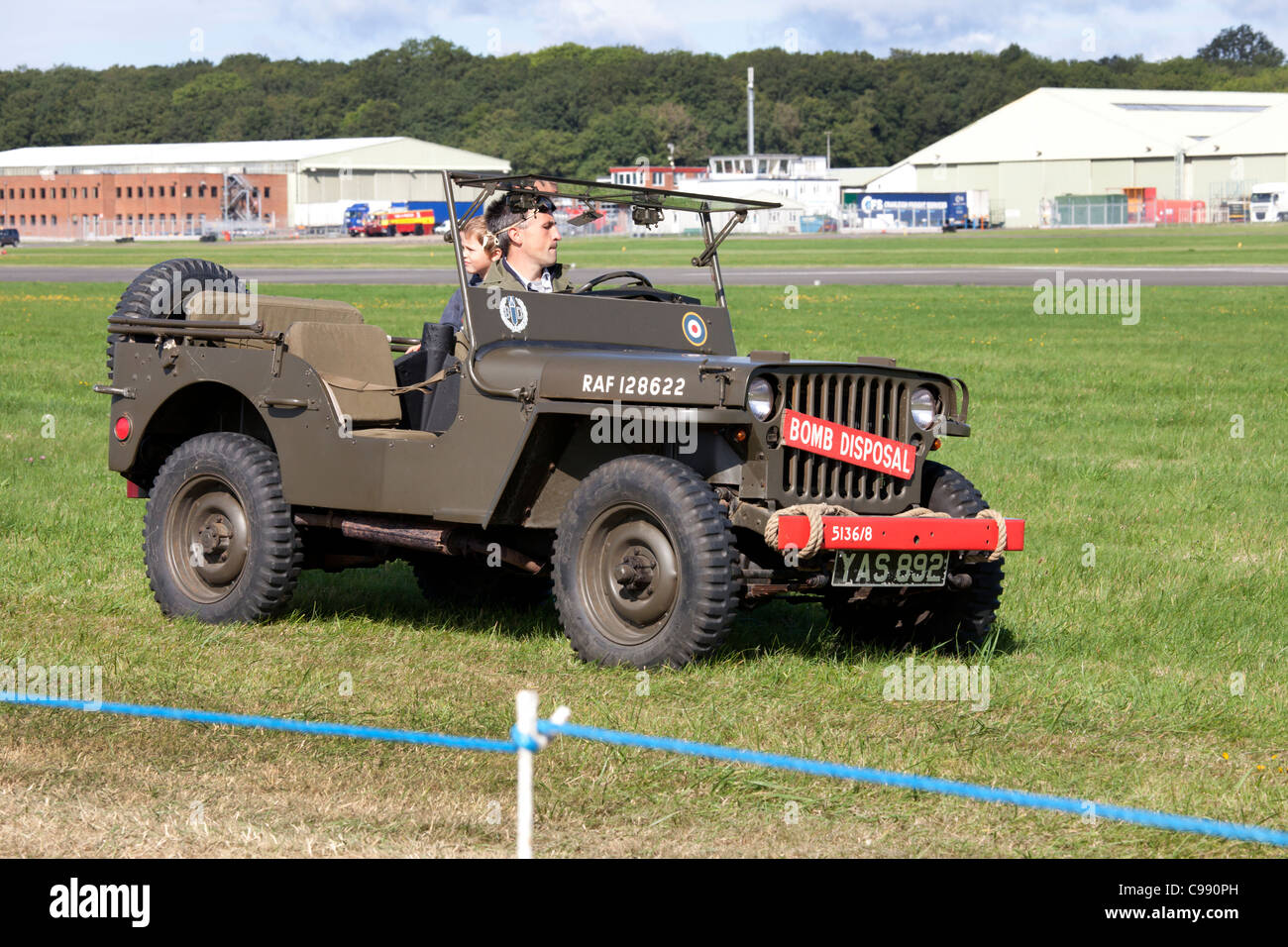 1945 jeep ford gpw dans le défilé de véhicules militaires à dunsfold Wings and Wheels 2011, Surrey, UK Banque D'Images