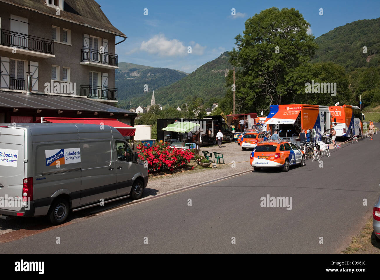 Rabobank Cycling Team professionnel au cours d'une journée de repos sur le Tour de France 2011, Laveissière, Auvergne, France.. Banque D'Images