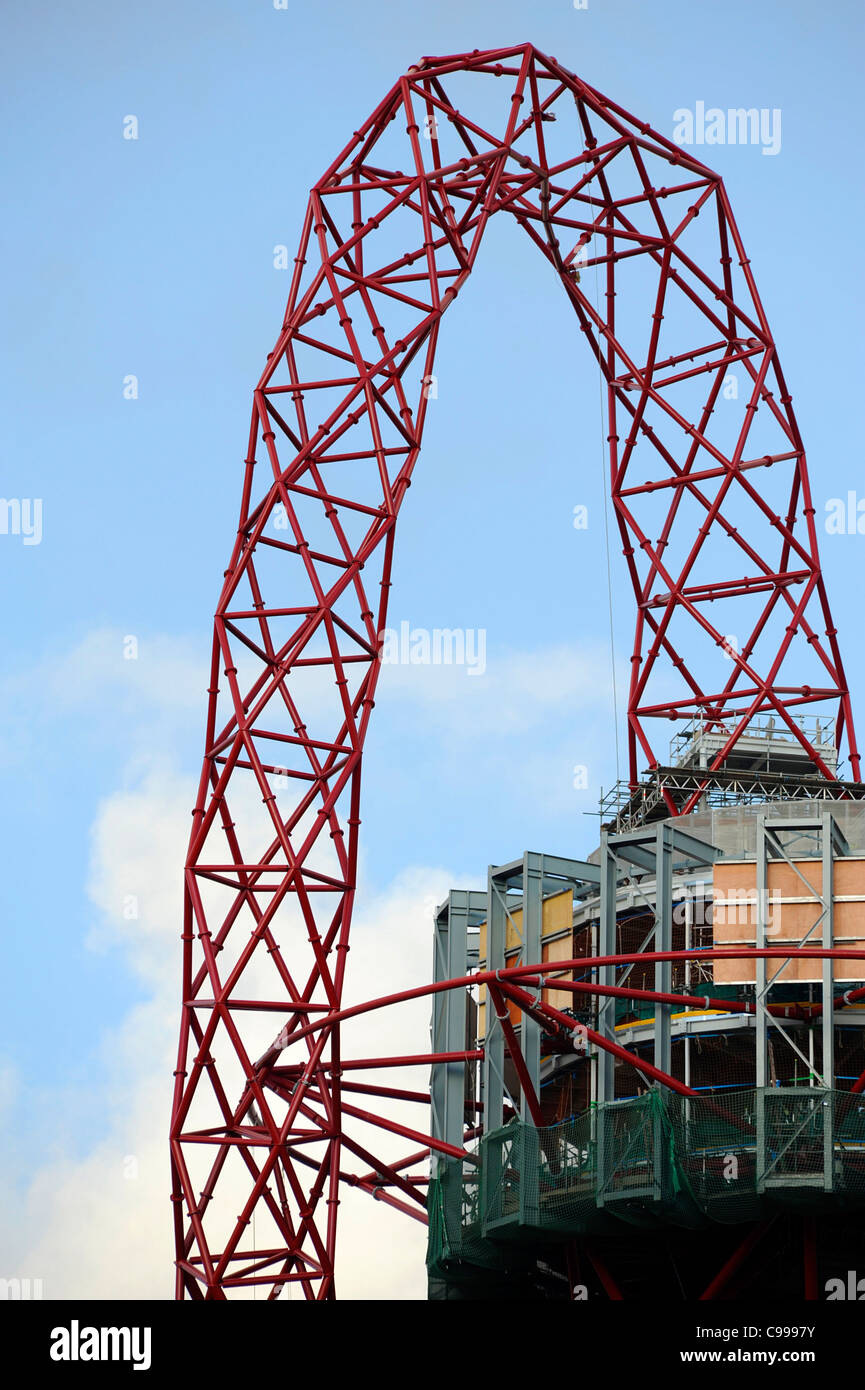 Progrès de la tour Orbit ArcelorMittal dans le Parc olympique de Londres en 2012. Banque D'Images