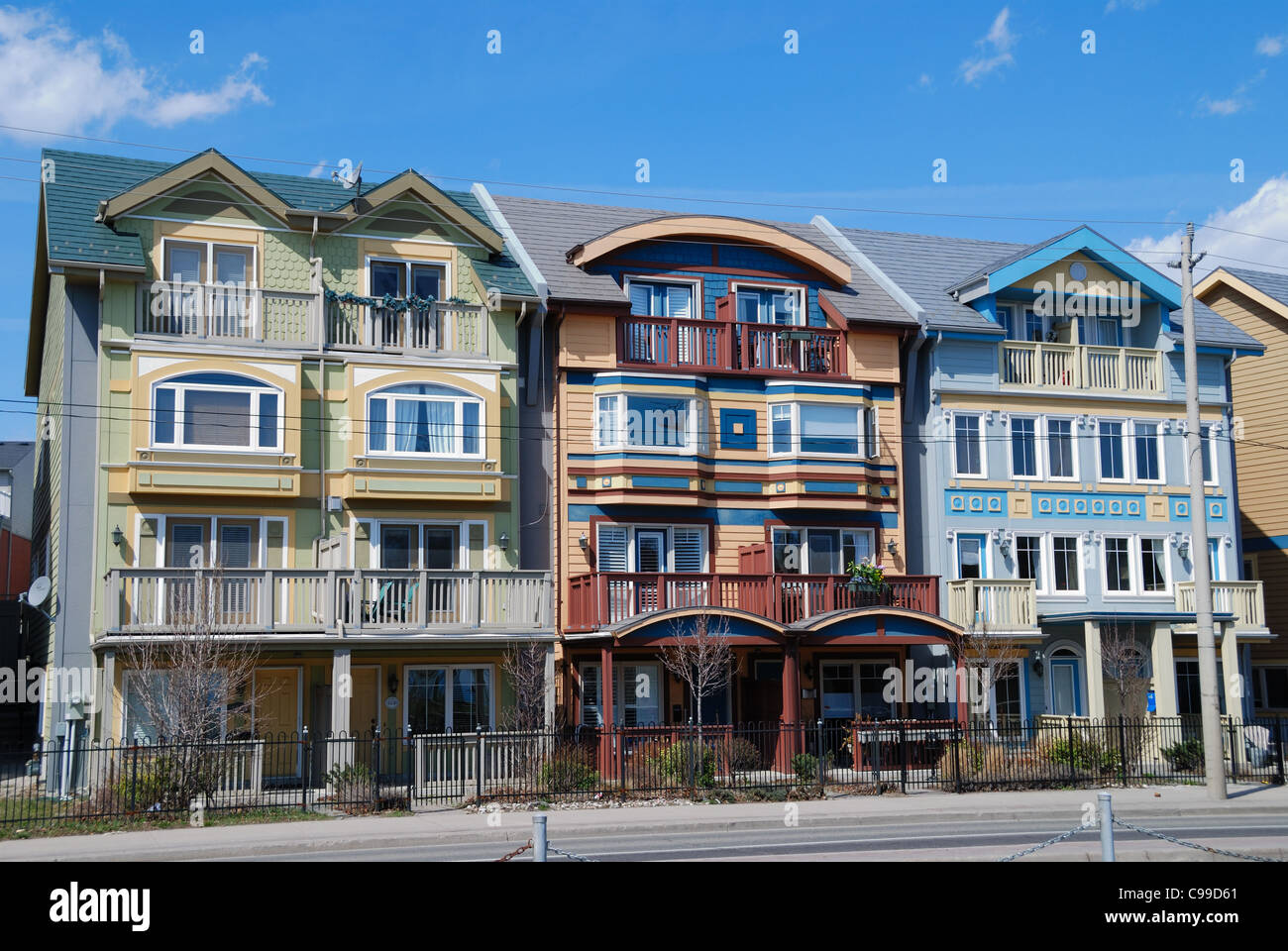 Maisons en rangée unique conçu dans le style de San Francisco dans la zone de la plage de Toronto Canada Banque D'Images