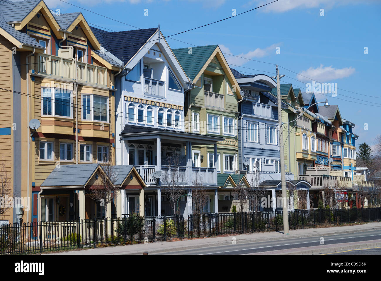 Maisons en rangée unique conçu dans le style de San Francisco dans la zone de la plage de Toronto Canada Banque D'Images