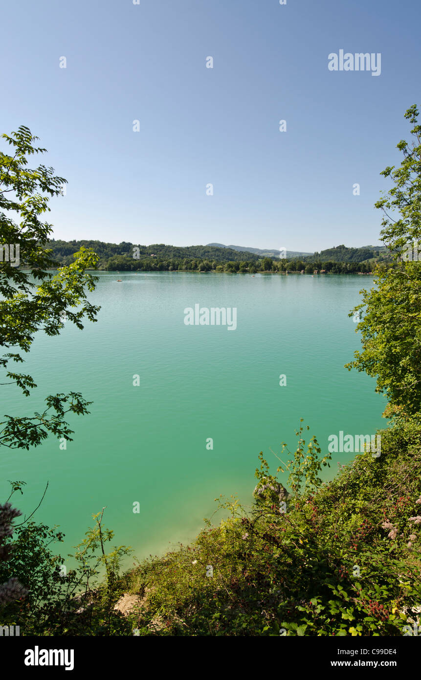 Lac de Aiguebelette Savoie France Banque D'Images