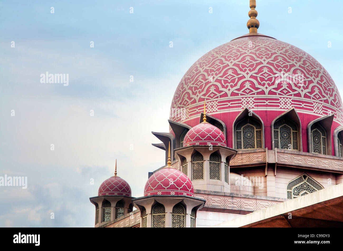 Mosquée Putra est la principale mosquée de Putrajaya, Malaisie. Banque D'Images