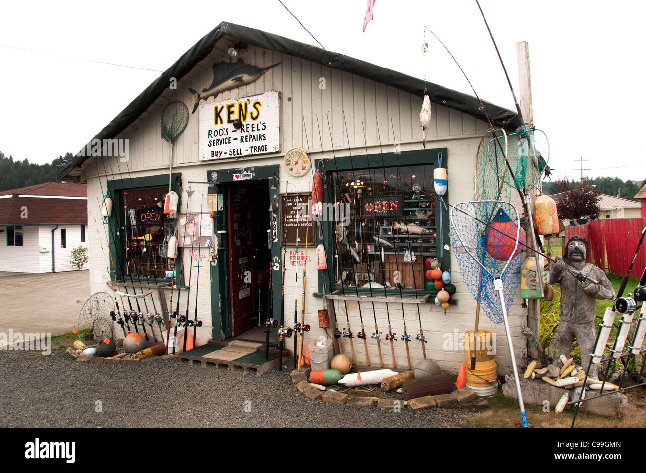 Ken's Rod's Reel,s et de poisson Magasin Oshkosh Oregon États-unis poisson de pêche pêcheur pêcheur La pêche à la ligne Banque D'Images
