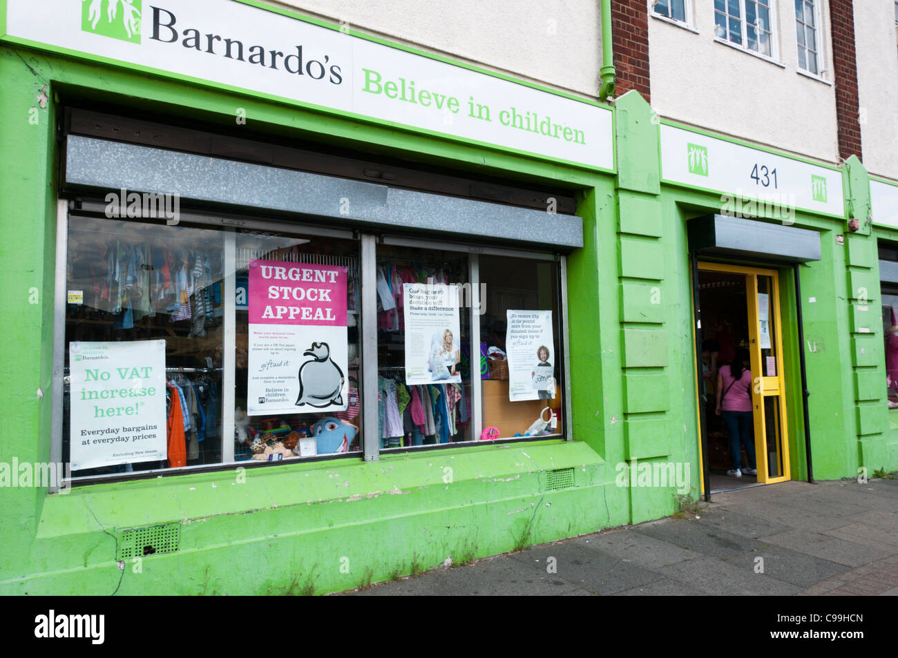 Barnardo's charity shop dans le sud de Londres Banque D'Images