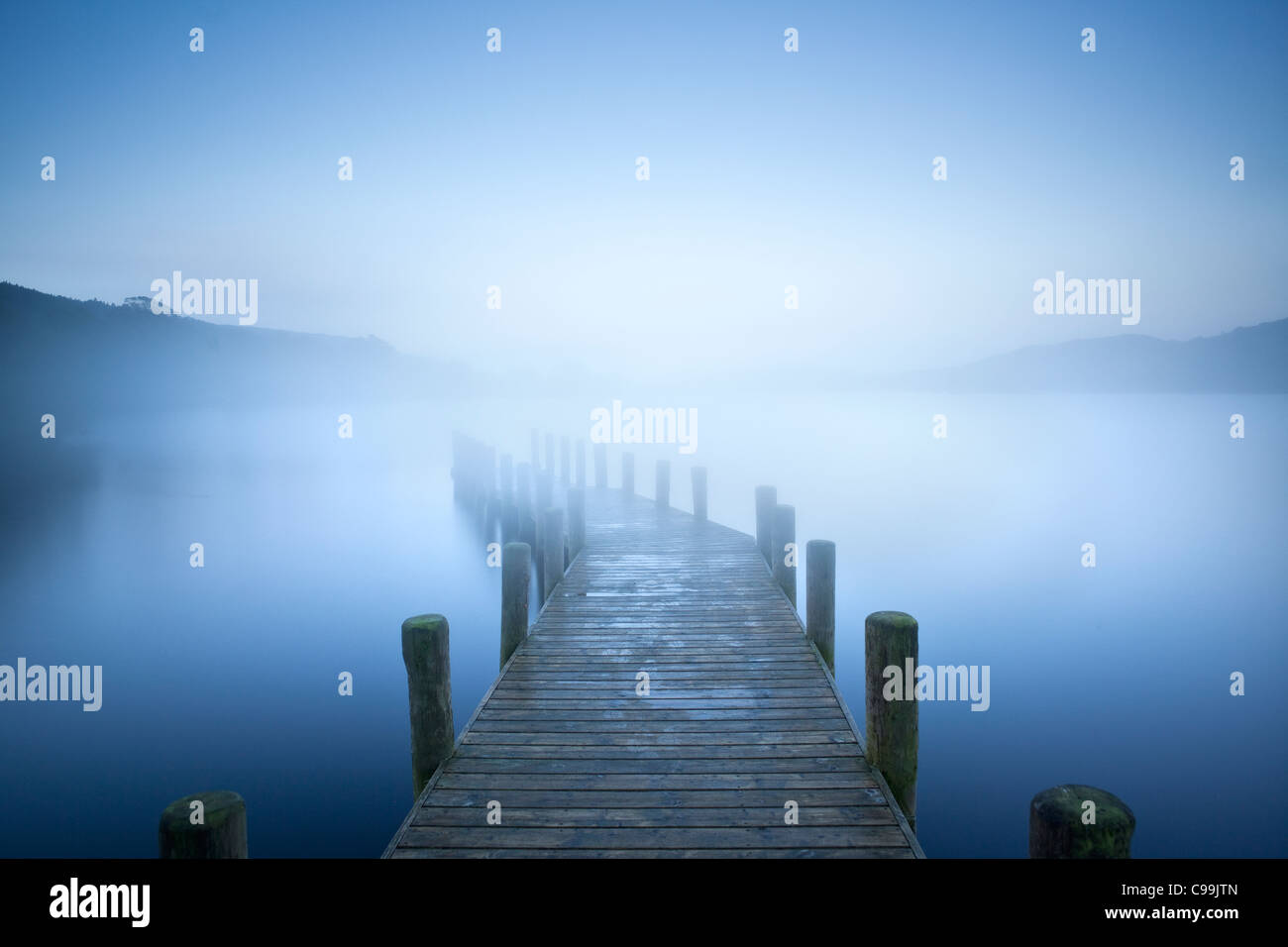 L'atterrissage sur la jetée, Coniston Water Lake District, Cumbria, Angleterre Banque D'Images