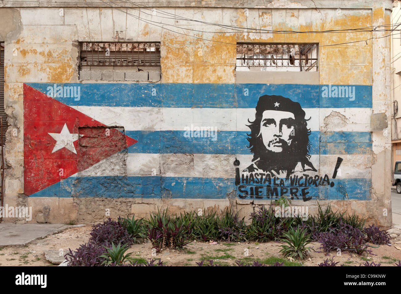 Fresque de drapeau cubain et Che, Vieja Cuba La Havane Banque D'Images