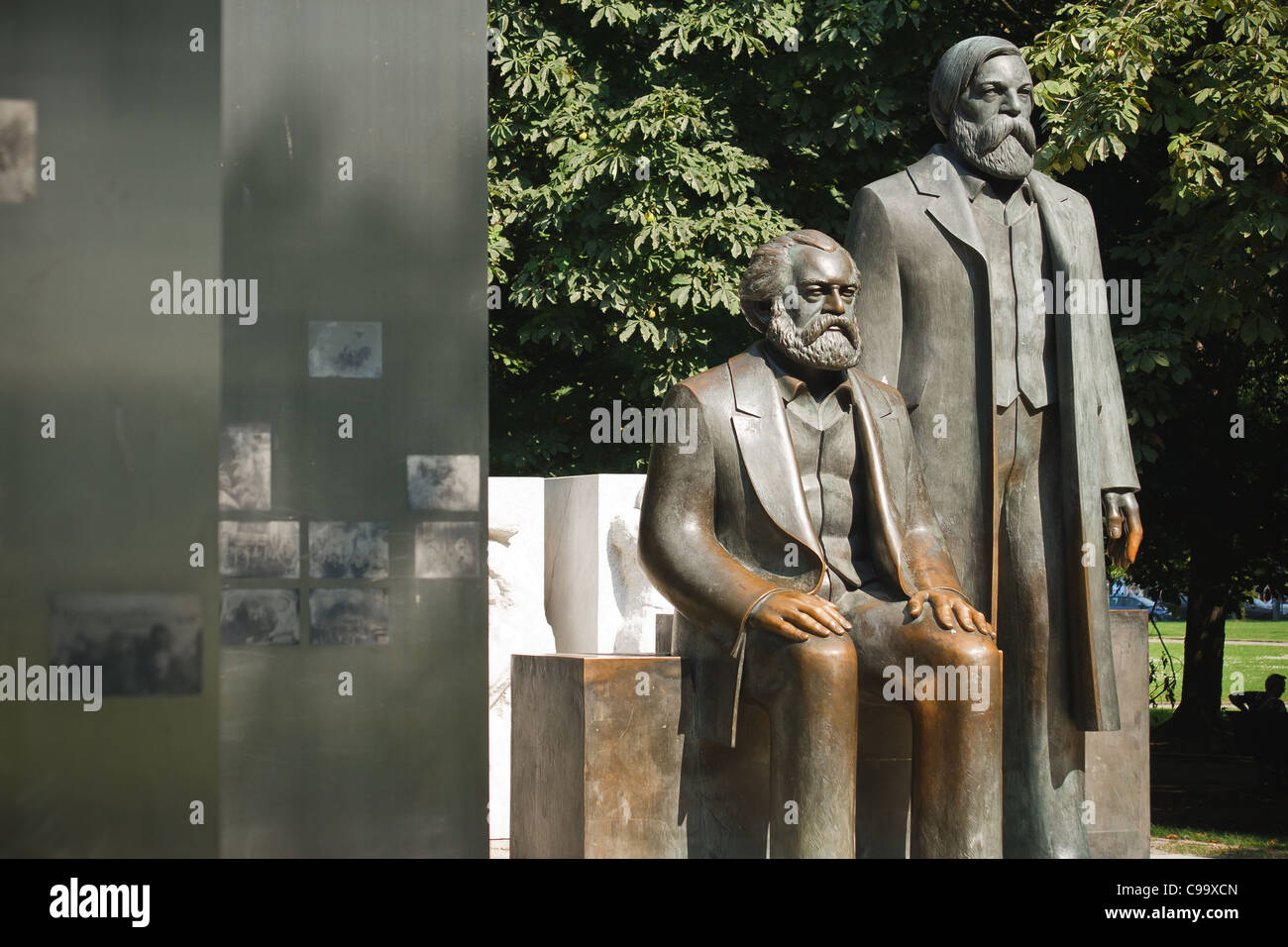 Statue de Marx et Engels. Berlin, Allemagne. Banque D'Images