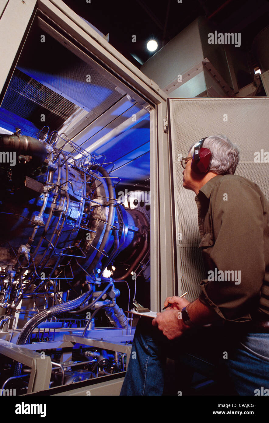 Travailleur, à une turbine à gaz centrale de cogénération au gaz naturel (à l'électricité) Banque D'Images