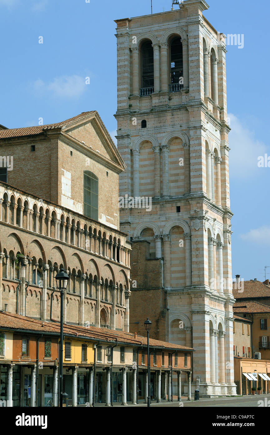 Clocher de la cathédrale de Ferrara Italie Banque D'Images