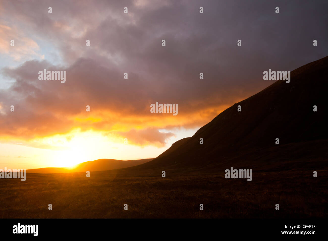 Lever du soleil sur l'île de Hoy à Orkney, Ecosse, Royaume-Uni. Banque D'Images