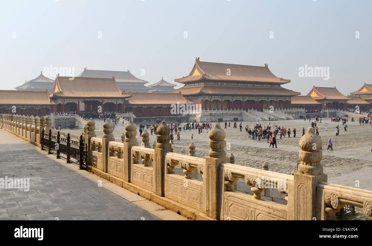 L'arrière de la porte de l'harmonie suprême et de la cour extérieure dans la Forbidden City Beijing République populaire de Chine Banque D'Images
