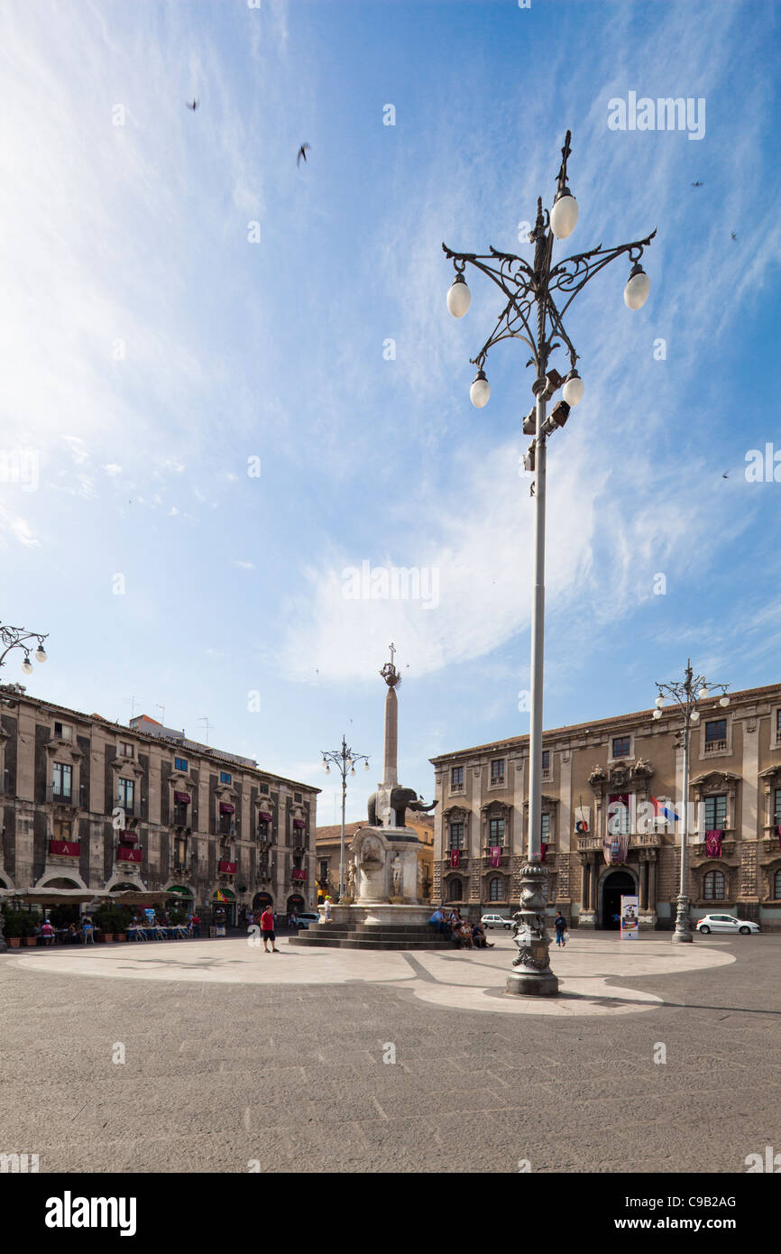 La Piazza Duomo, avec le monument de Catane Banque D'Images