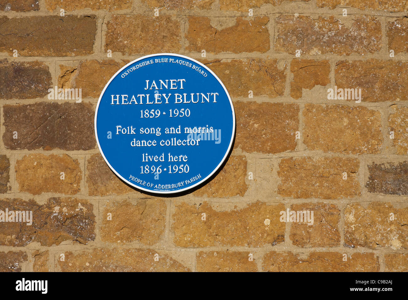 Blue Plaque, Adderbury paroisse. Janet Heatley émoussé. Banque D'Images