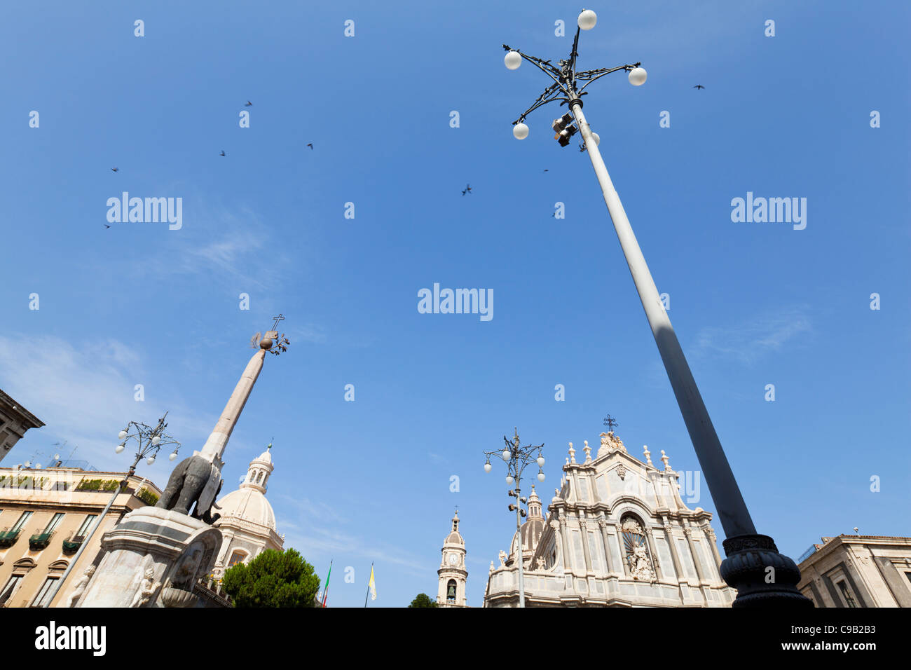 Un coup d'œil vers le haut à la Piazza Duomo Banque D'Images