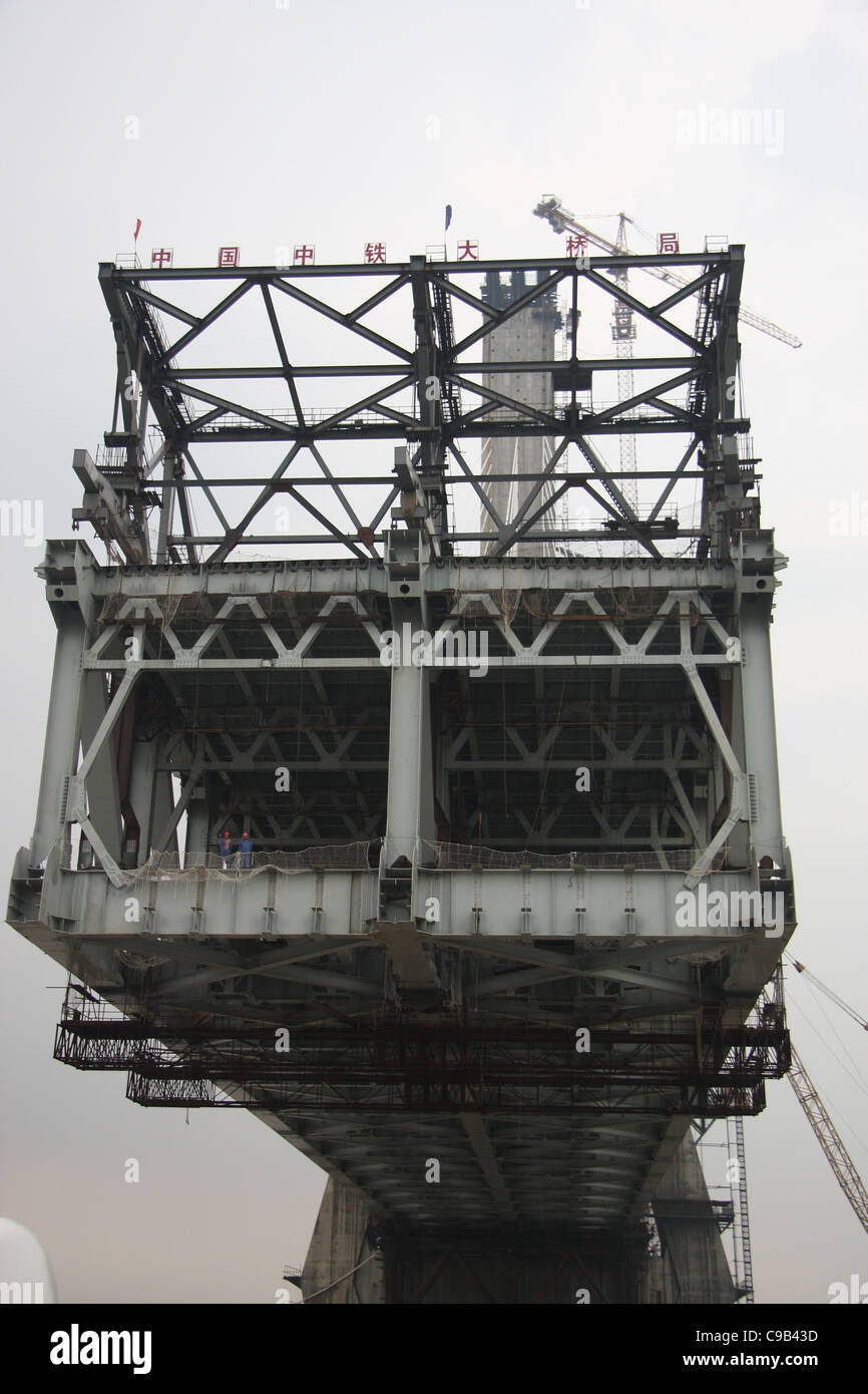 Wuhan Yangtze River Bridge Tianxingzhou en construction, le 15 juillet 2008 dispose de quatre voies de chemin de fer et six voies de circulation Banque D'Images