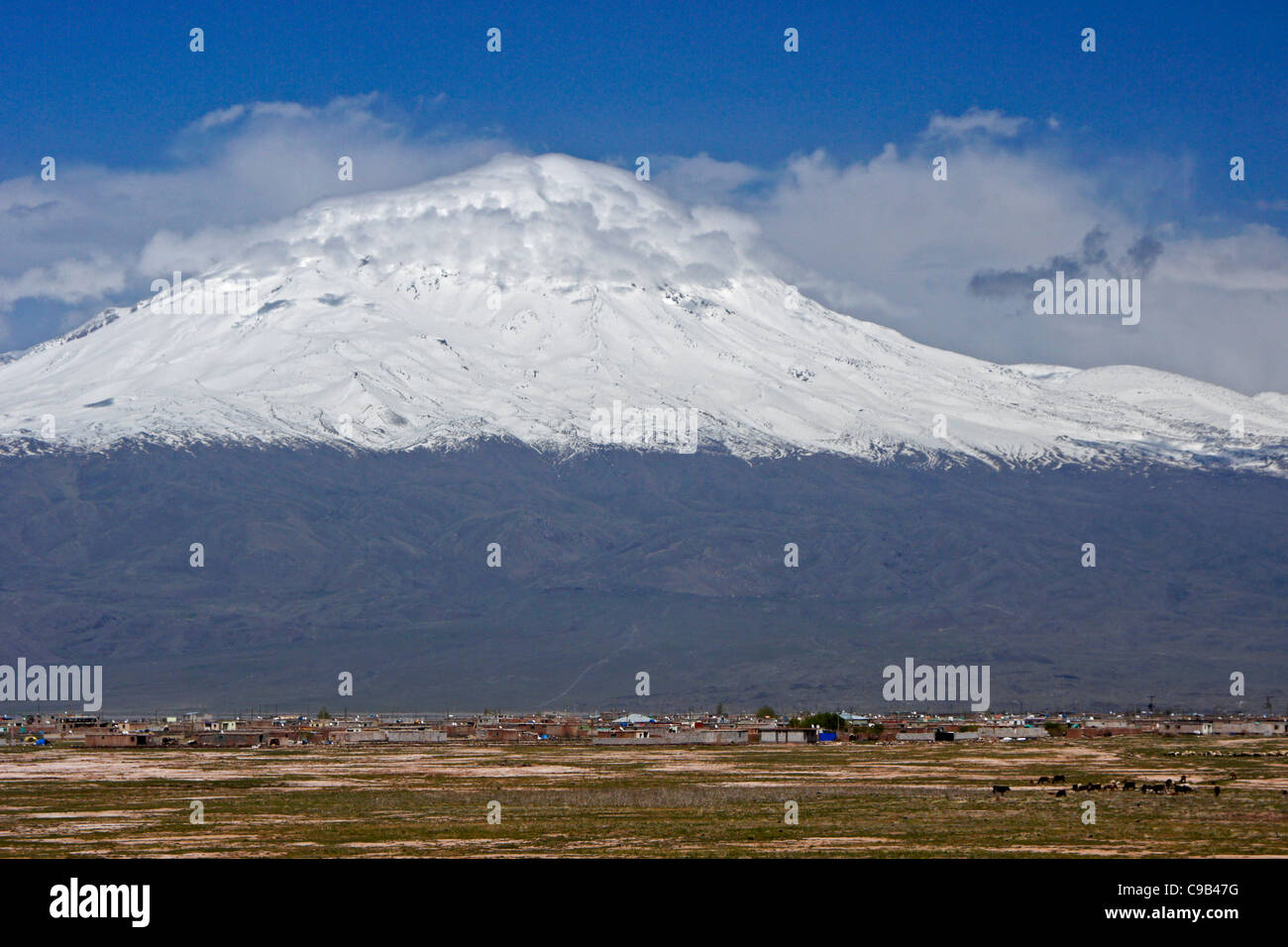 Le mont Ararat, Dogubeyazit, est de l'Anatolie, Turquie Banque D'Images