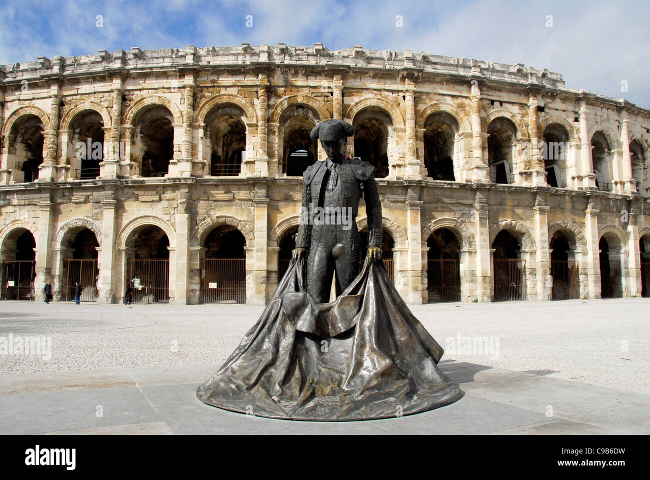Statue du torrero Nimeno II en face de l'amphithéâtre, les arènes de Nîmes, site d'une feria populaire, c.-à-corrida Banque D'Images