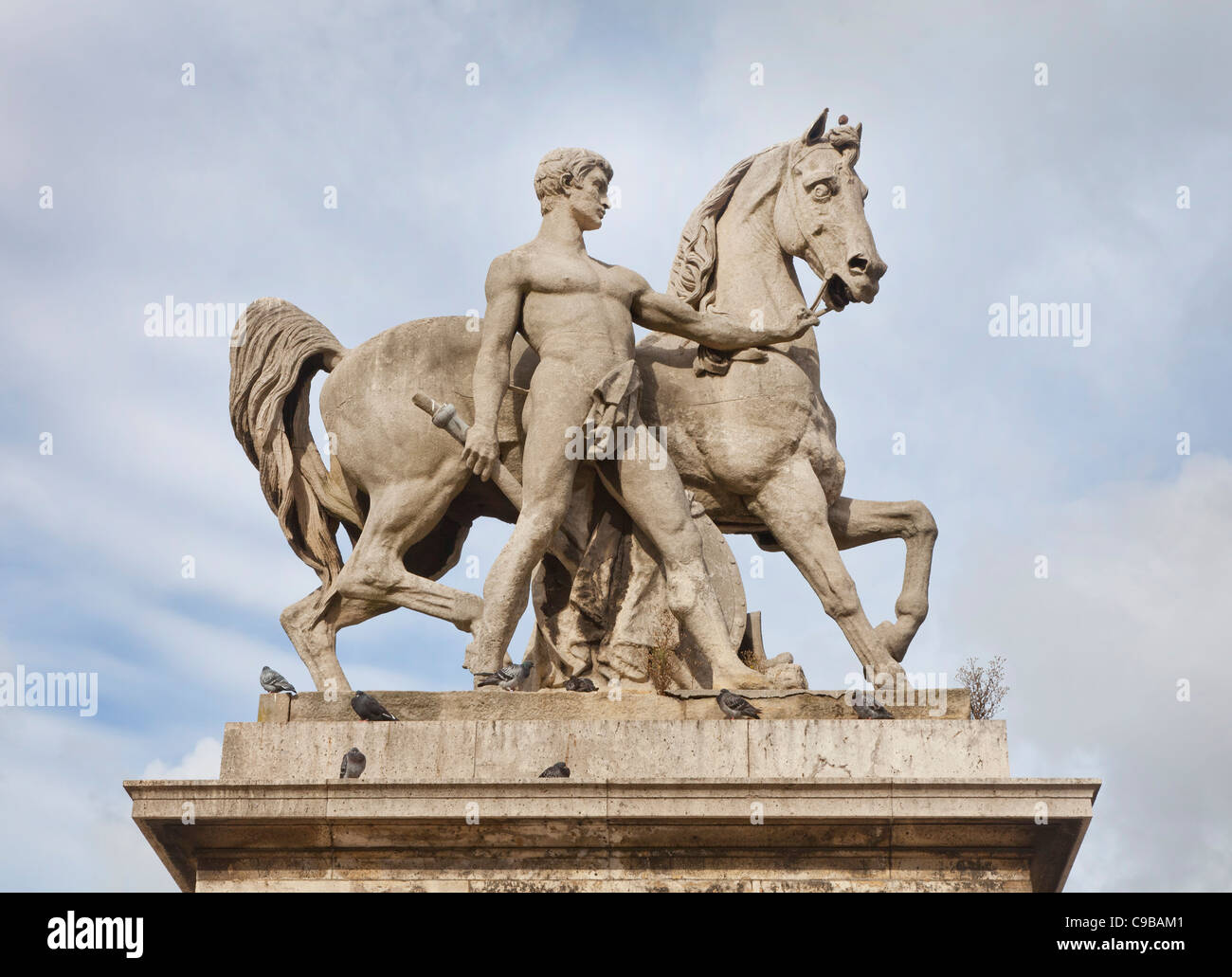 Pont d'lena pont, Paris, France, la statue d'un guerrier à cheval Banque D'Images
