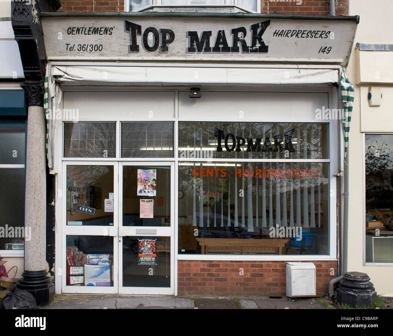 Haut de page Mark là haut' coiffeurs de Albert Road, Portsmouth Banque D'Images