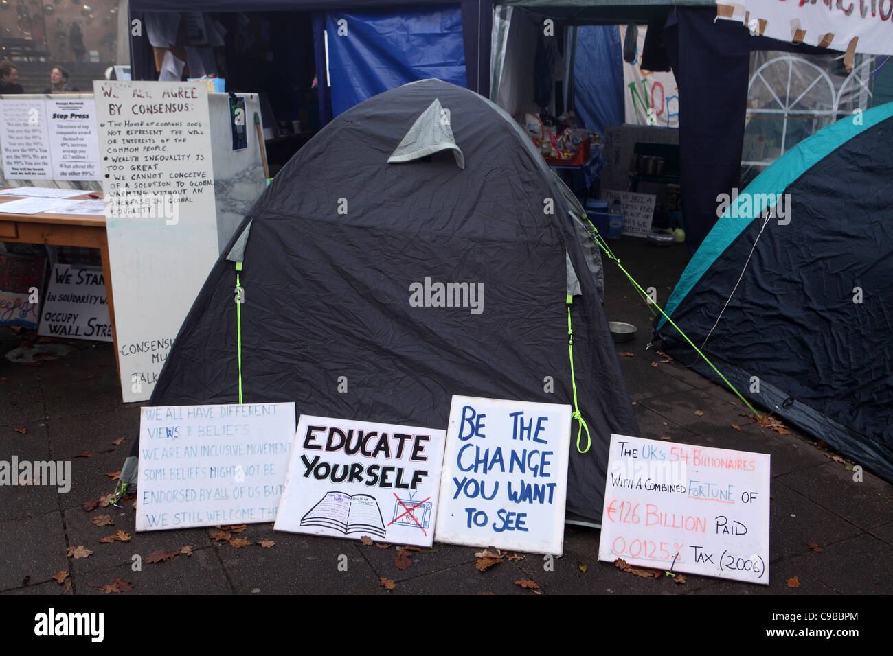 Mouvement de protestation occuper campement dans le centre-ville de Norwich UK Banque D'Images