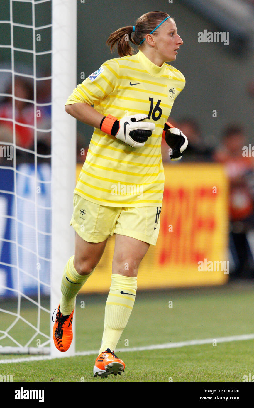 Berangere Sapowicz gardien de la France en action lors d'un 2011 FIFA Women's World Cup Group d'un match contre l'Allemagne. Banque D'Images