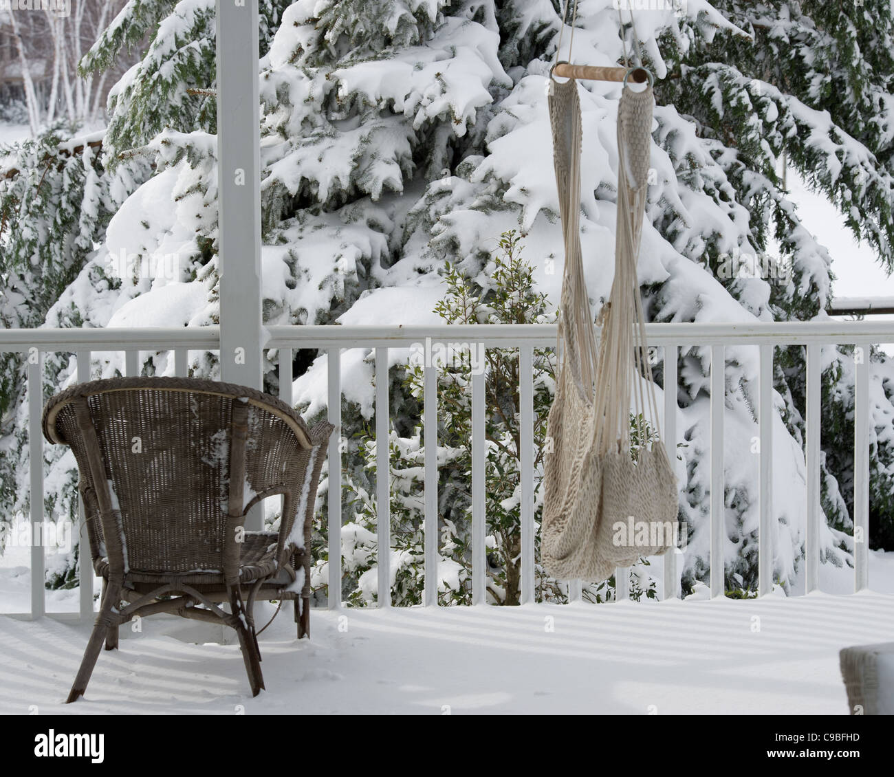 Porche couvert de neige Banque D'Images