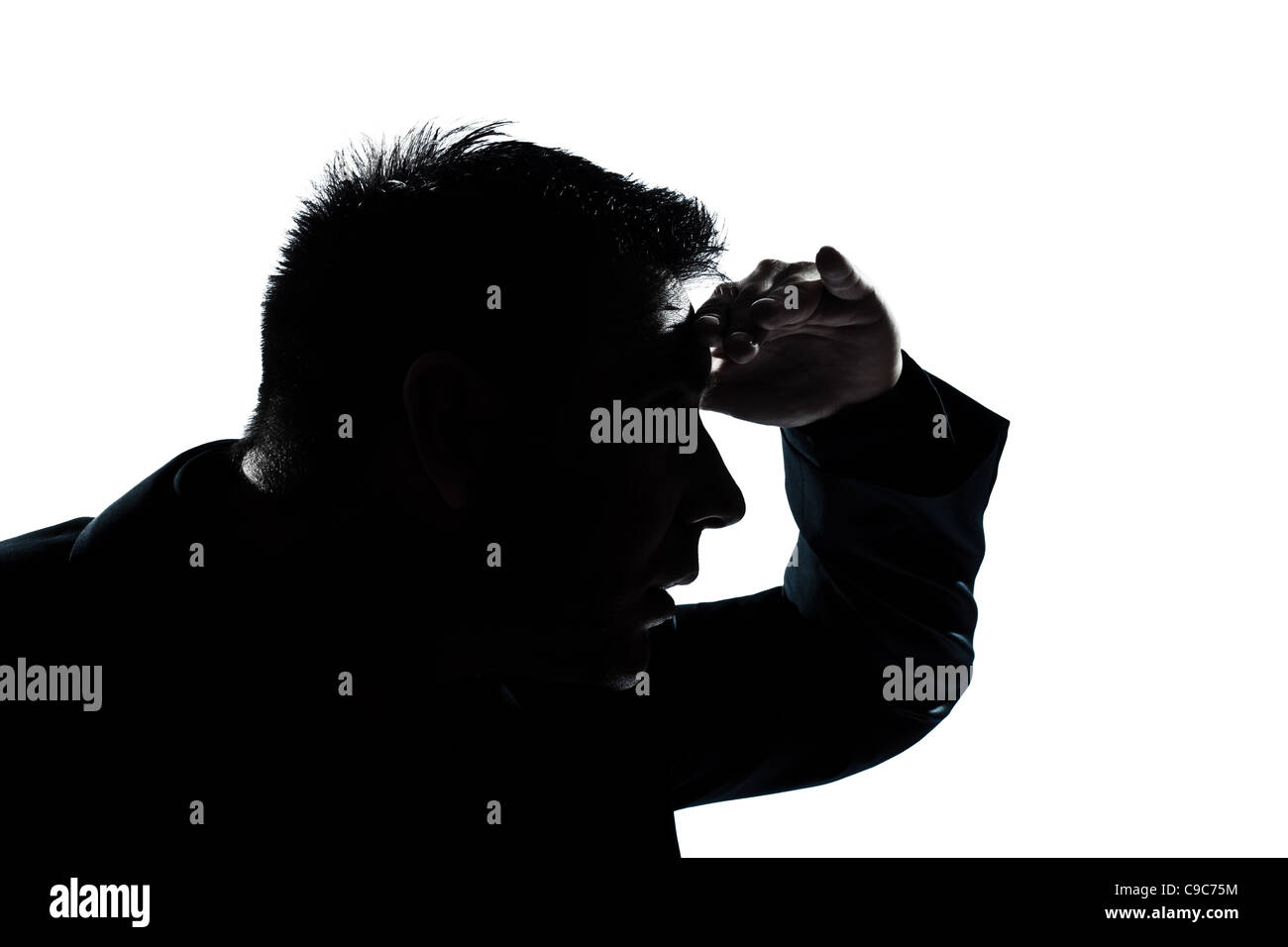 Portrait d'un homme à la silhouette geste avant en studio isolé sur fond blanc Banque D'Images