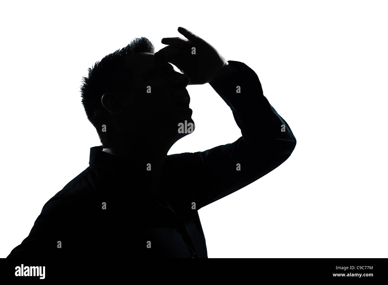 Un caucasian man portrait à la geste avant d'ouvrir la bouche en silhouette studio isolé sur fond blanc Banque D'Images