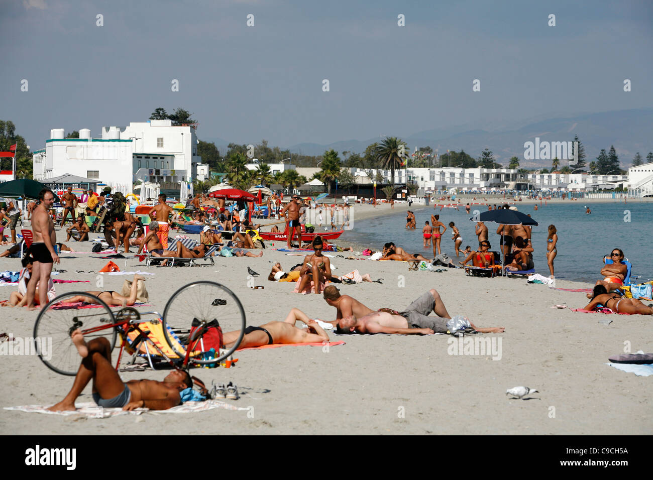 La plage de Poetto, Cagliari, Sardaigne, Italie. Banque D'Images