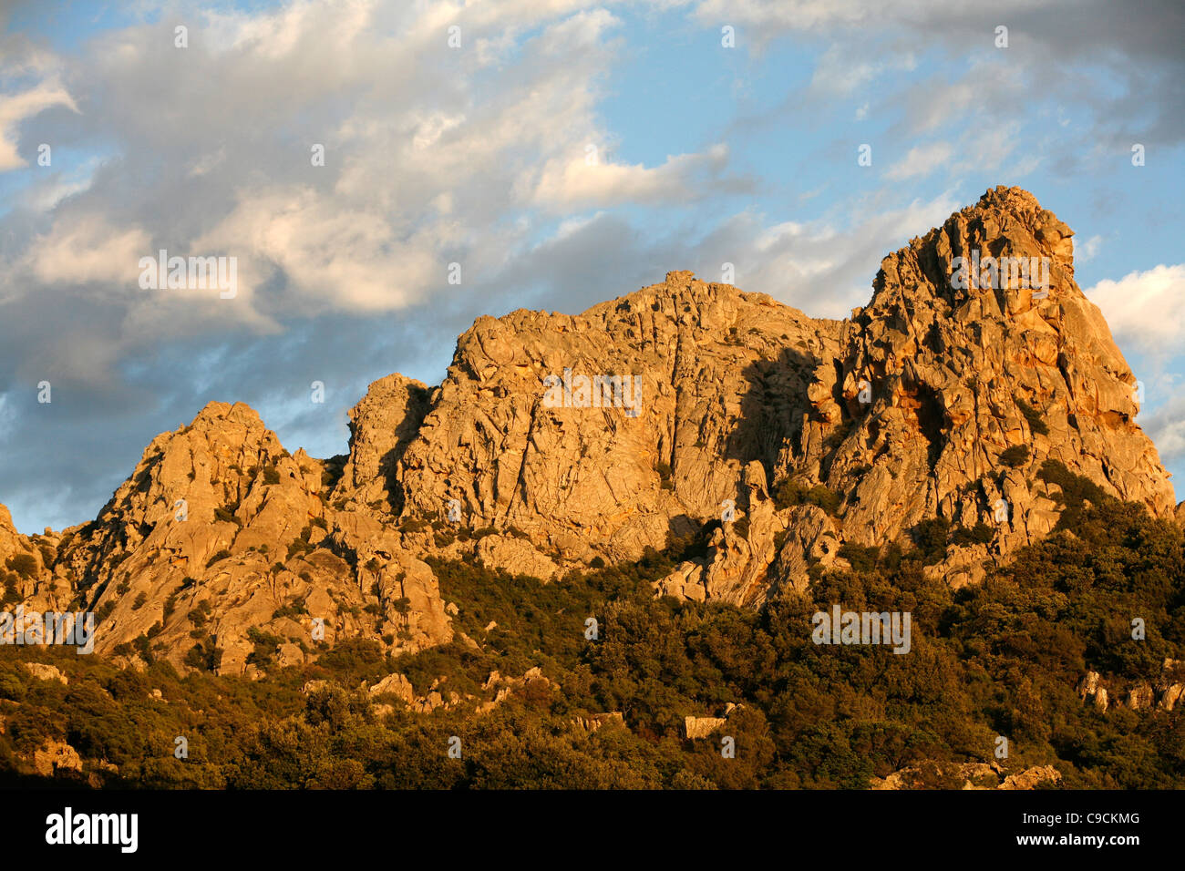 Les roches de granit près de San Pantaleo village, Sardaigne, Italie. Banque D'Images
