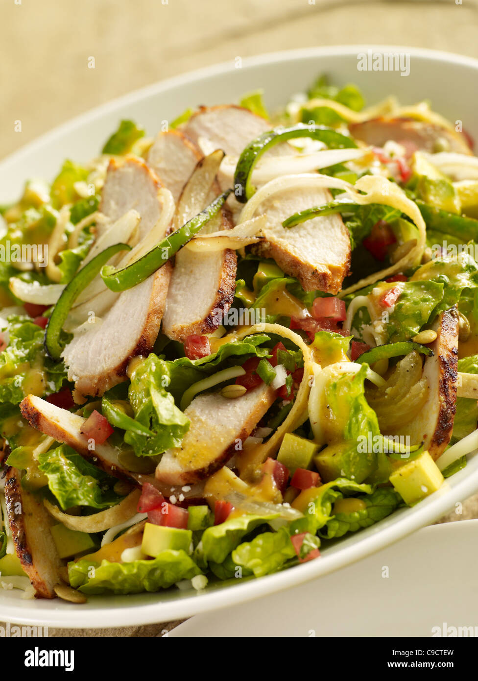 Salade de poulet grillé Banque D'Images