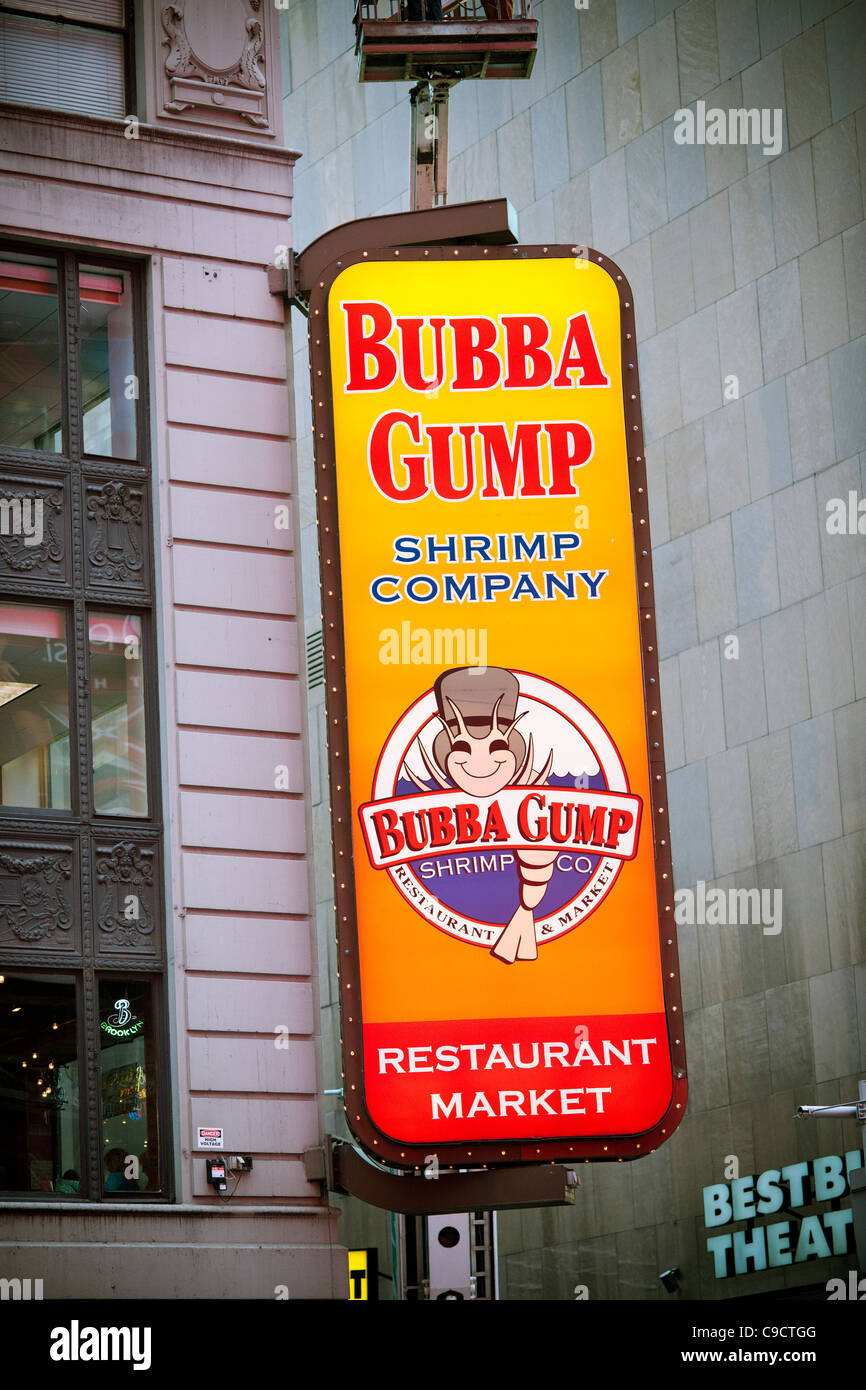 Le signe pour la Bubba Gump Shrimp Co. restaurant à Times Square à New York Banque D'Images