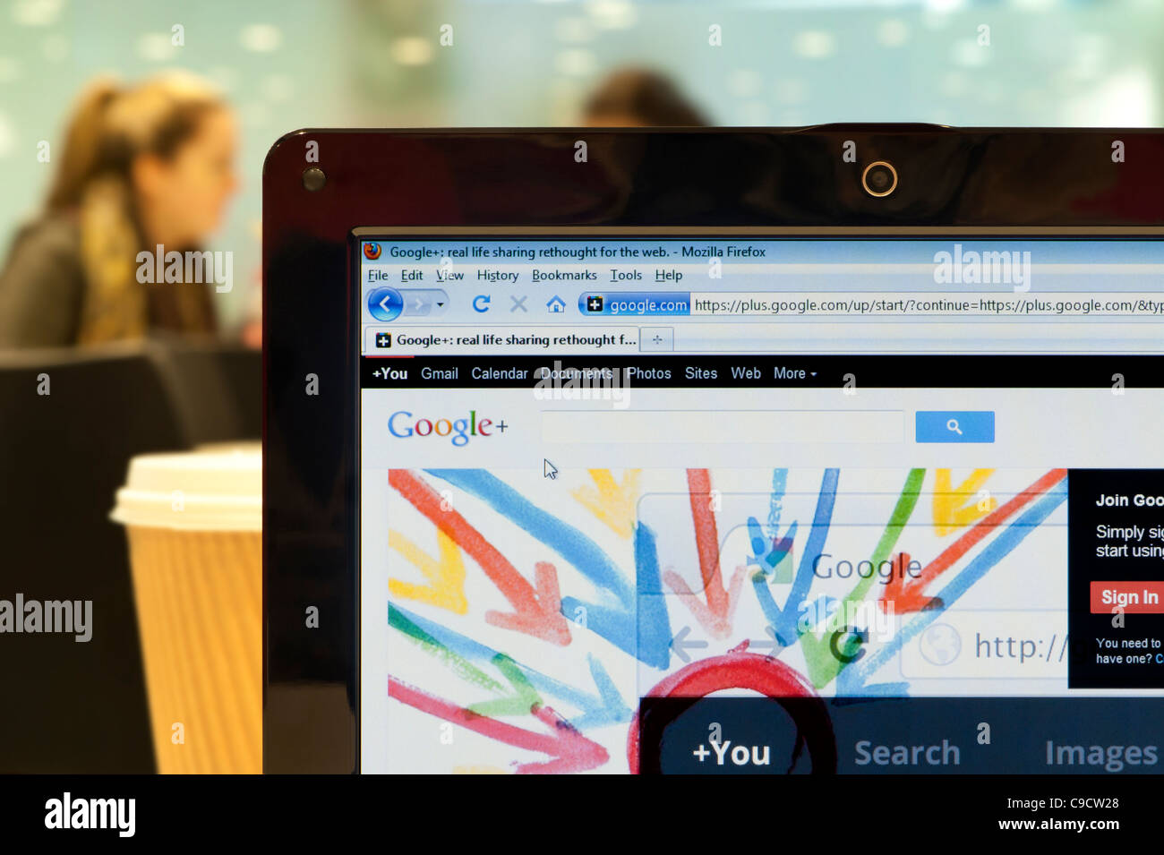 Le site Web Google Plus tourné dans un environnement (usage éditorial uniquement : -Print, télévision, e-book et le comité éditorial du site). Banque D'Images