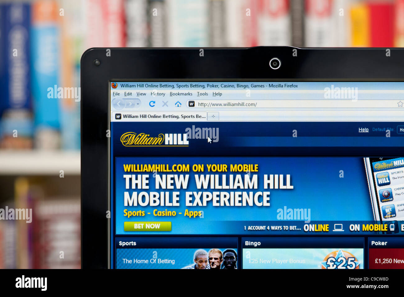 Le site William Hill tourné contre un meuble en arrière-plan (usage éditorial uniquement : -Print, télévision, e-book et le comité éditorial du site). Banque D'Images