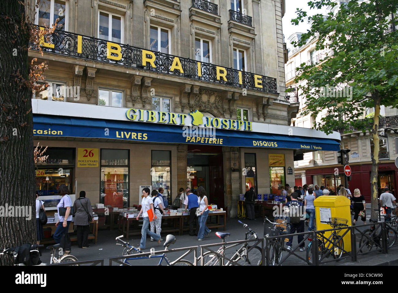 Book Shop à Paris, Boulevard Saint Michel Photo Stock Alamy
