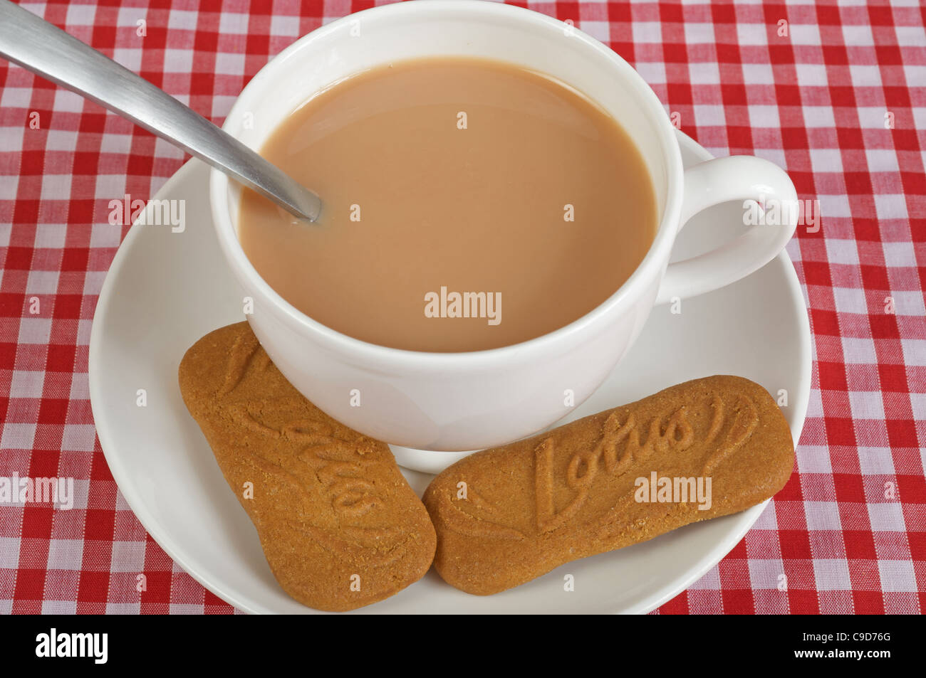 Speculoos Lotus avec tasse de thé Photo Stock - Alamy