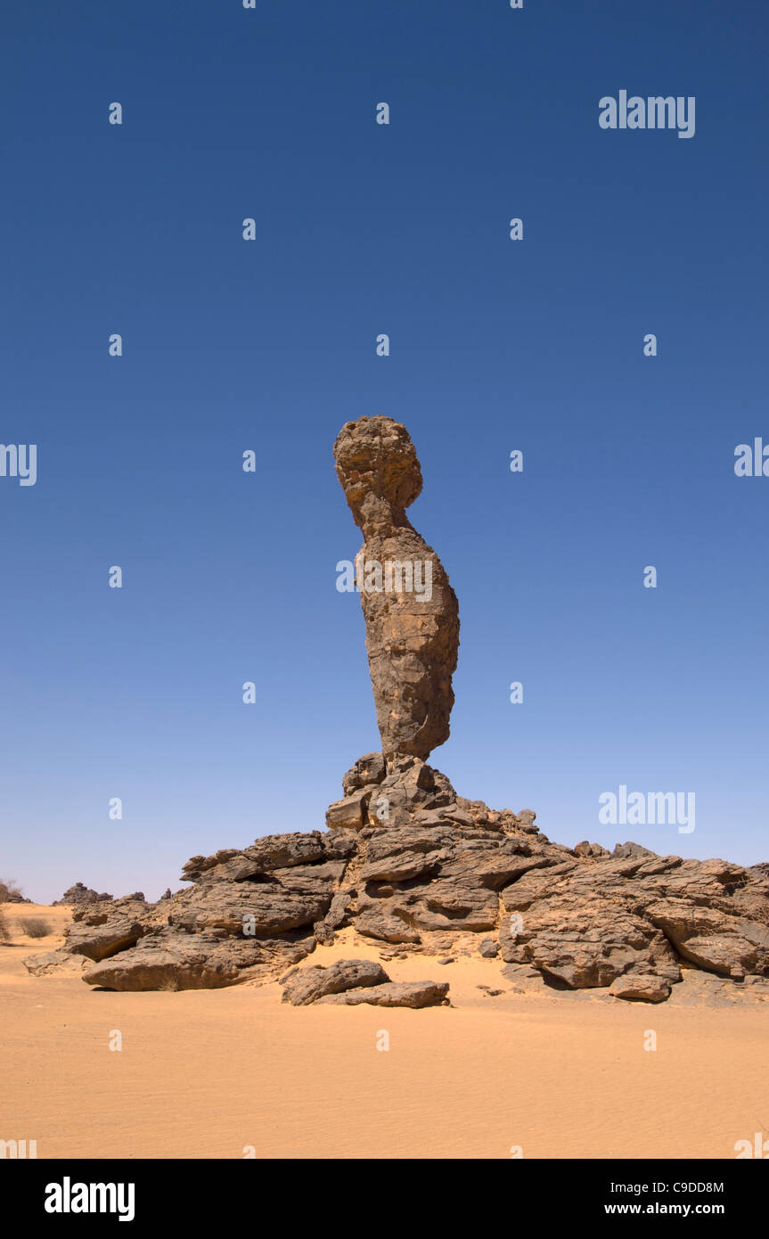 Rock formation dans un désert, Tadrart Acacus, Fezzan, Libye Banque D'Images