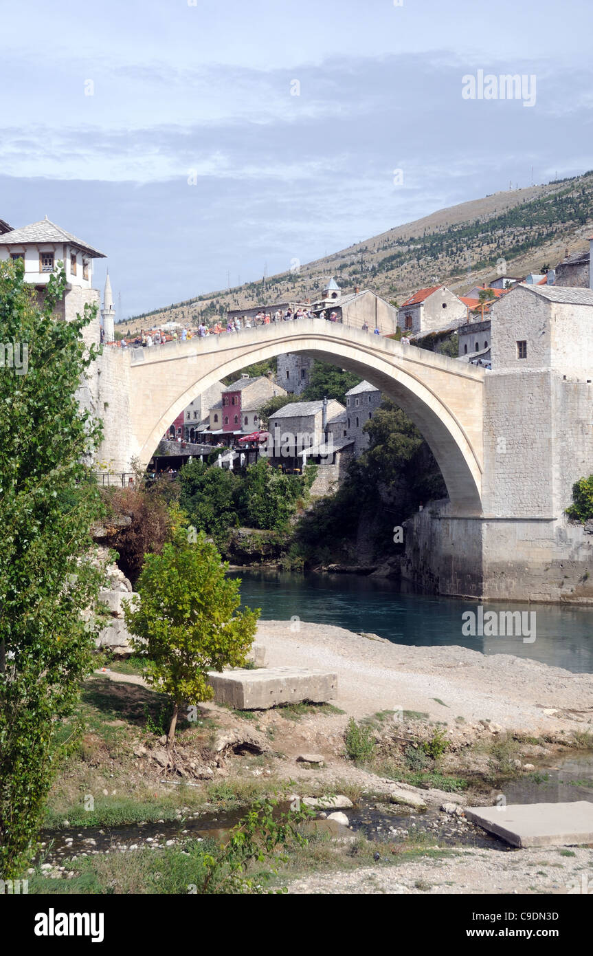Le 'Stari Plus' (Vieux Pont) sur la rivière Neretva, à Mostar, République serbe de Bosnie et Herzégovine Banque D'Images