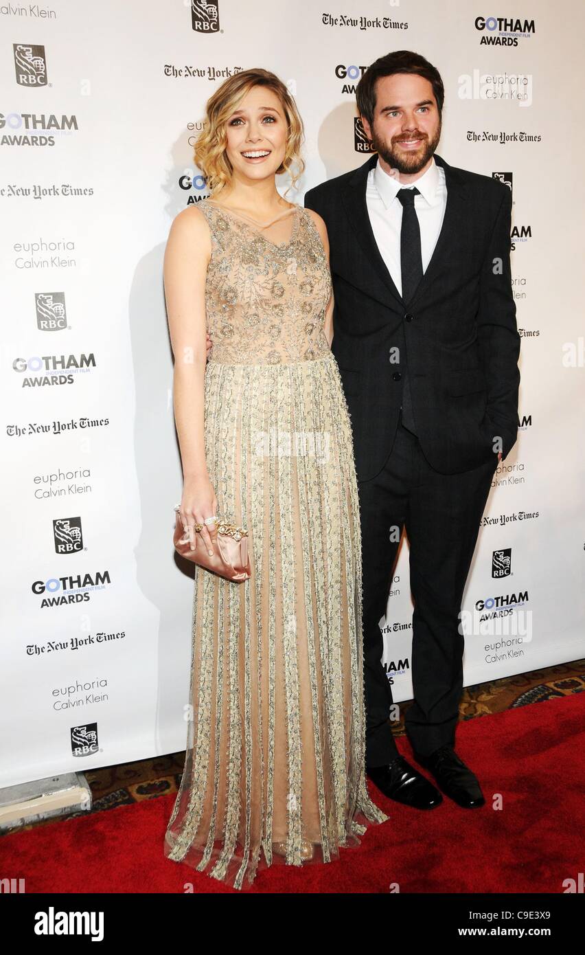 Elizabeth Olsen au niveau des arrivées pour l'IFP'S 21st Annual Gotham Independent Film Awards, le Restaurant Cipriani Wall Street, New York, NY, le 28 novembre 2011. Photo par : Desiree Navarro/Everett Collection Banque D'Images