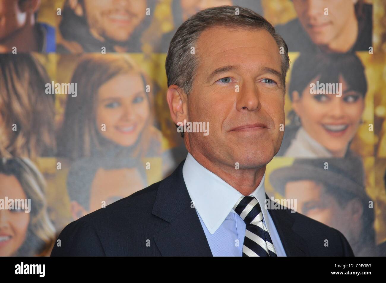 Brian Williams aux arrivées pour le NOUVEL AN Tribeca Film Institute bénéficier du dépistage, le Ziegfeld Theatre, New York, NY Le 7 décembre 2011. Photo par : Gregorio T. Binuya/Everett Collection Banque D'Images