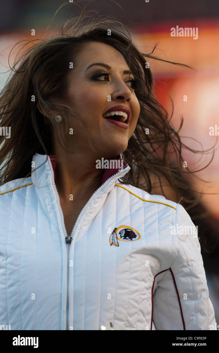 11 déc., 2011 - Landover, Maryland, United States of America - Redskins du cheerleading Squad jeu NFL ; New England Patriots à Redskins de Washington. La défaite des patriotes à Washington accueil 34 - 27 (Crédit Image : © Roland Pintilie/ZUMAPRESS.com)/Southcreek Banque D'Images