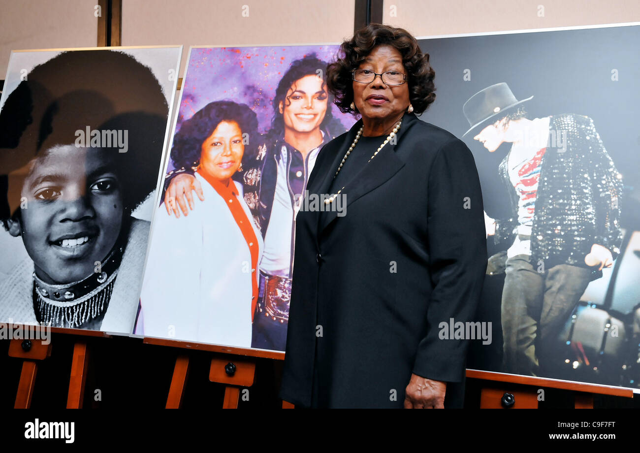 Katherine Jackson, 12 déc 2011 : Katherine Jackson assiste à la conférence de presse sur le 'Michael Jackson childen foundation" à Tokyo, Japon, le 12 décembre 2011. Katherine a montré l'approbation sur le 'Michael Jackson children foundation' mise en place. Banque D'Images