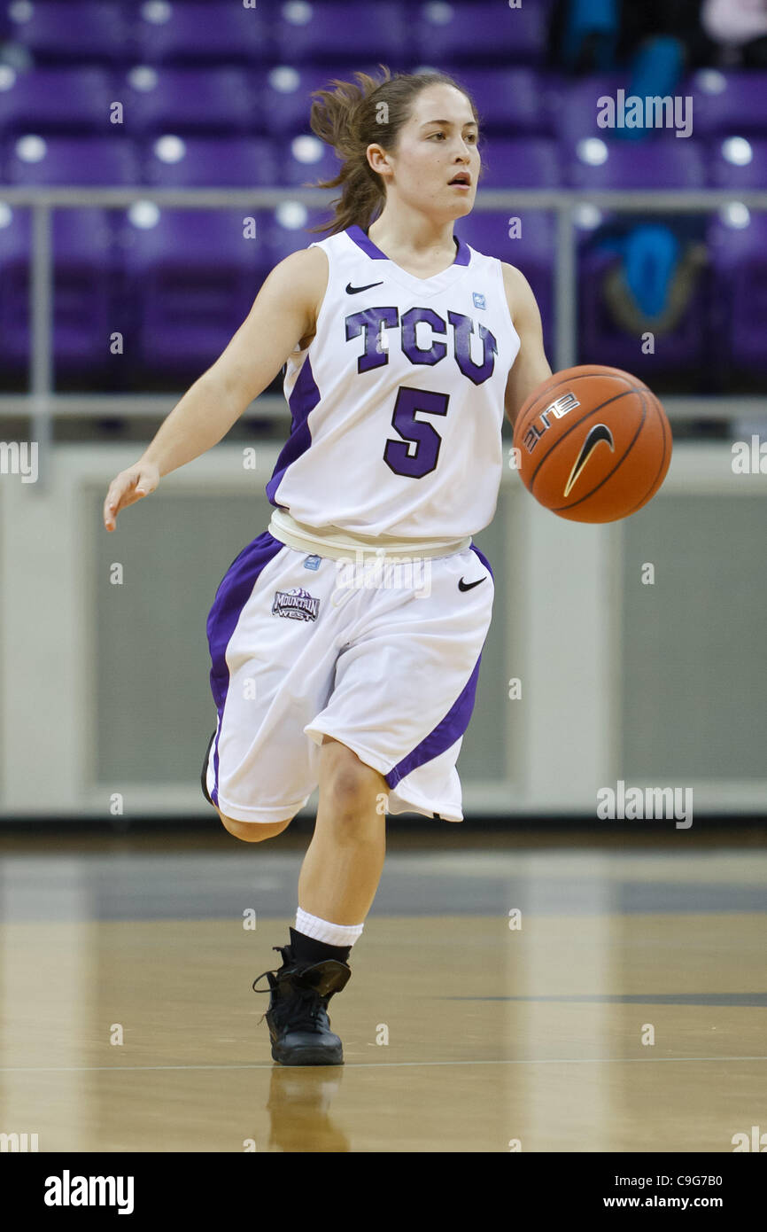 20 déc., 2011 - Fort Worth, Texas, US - TCU Horned Frogs Guard Meagan Henson (5) au cours de l'action entre la Tulsa Golden Hurricane et le TCU Horned Frogs. Défaites TCU Tulsa 60-43 à Daniel-Meyer Coliseum. (Crédit Image : © Andrew Dieb/ZUMAPRESS.com)/Southcreek Banque D'Images