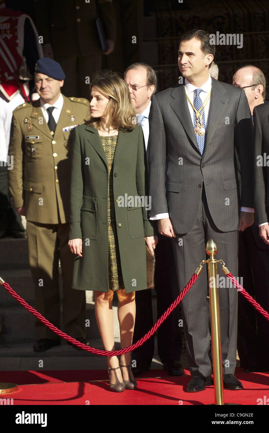 27 déc., 2011 - Madrid, Espagne - roi d'Espagne Juan Carlos, La Reine Sofia, Spanis, Prince espagnol Felipe de Bourbon et de la princesse Letizia a assisté à la première session du Parlement européen avec la nouvelle majorité de droite, à Madrid le 27 décembre 2011 (Crédit Image : © Jack Abuin/ZUMAPRESS.com) Banque D'Images