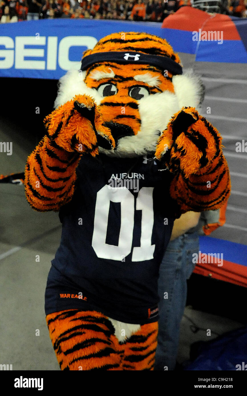 31 déc., 2011 - Atlanta, Géorgie, États-Unis - Auburn Tigers mascot au Chick-Fil-un bol. Auburn gagne 43-24 (crédit Image : © Marty/ZUMAPRESS.com) Torybag/Southcreek Banque D'Images