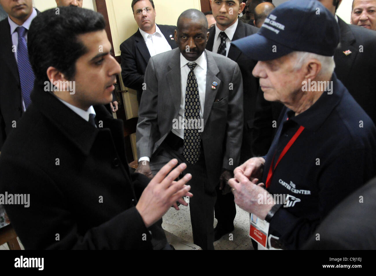 10 janvier 2012 - L'Egypte, l'Egypte - Jimmy Carter's au niveau de la tige Farag l'école. Au cours de sa présidence dans les années 1970, Carter a aidé le courtier de l'Accords de Camp David qui a conduit à un accord de paix de 1979 entre Israël et l'Egypte. -- La visite de Jimmy Carter à l'élection du comité au niveau de l'école. Farag L'ancien Président des États-Unis Banque D'Images