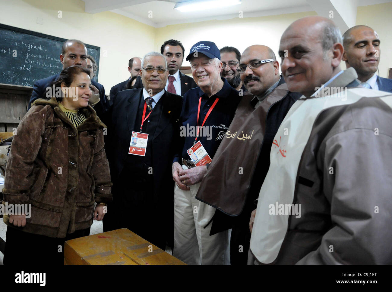 10 janvier 2012 - L'Egypte, l'Egypte - Jimmy Carter's au niveau de la tige Farag l'école. Au cours de sa présidence dans les années 1970, Carter a aidé le courtier de l'Accords de Camp David qui a conduit à un accord de paix de 1979 entre Israël et l'Egypte. -- La visite de Jimmy Carter à l'élection du comité au niveau de l'école. Farag L'ancien Président des États-Unis Banque D'Images