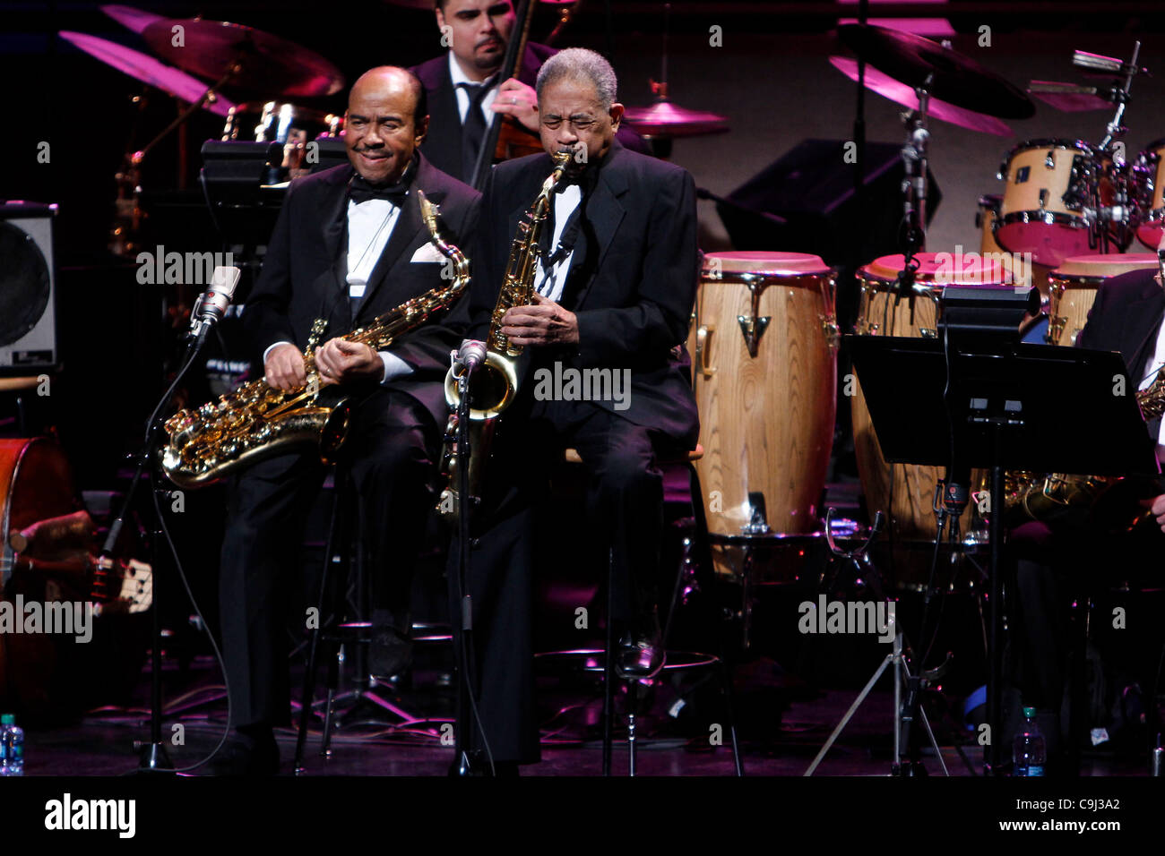 Frank Wess ;Benny Golson ; à la NEA Jazz Masters 2012 Cérémonie de remise des prix et concert le 10 janvier 2012 à Jazz at Lincoln Center's Rose Hall. Crédit photo ; Rahav Iggy Segev/ Photopass.com Banque D'Images